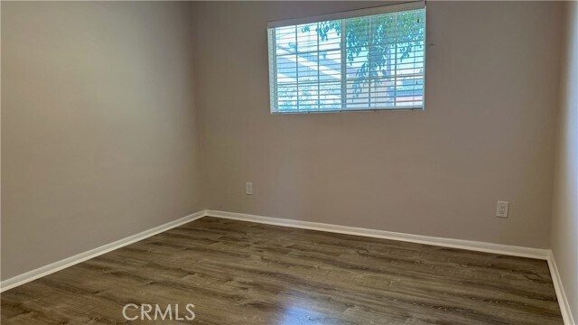 Building Photo - 10523 Hayvenhurst Ave