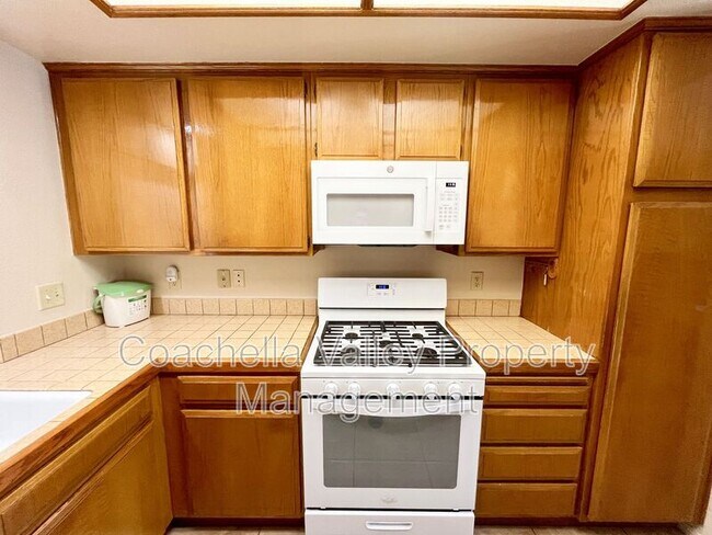 Building Photo - 112 Avellino Cir