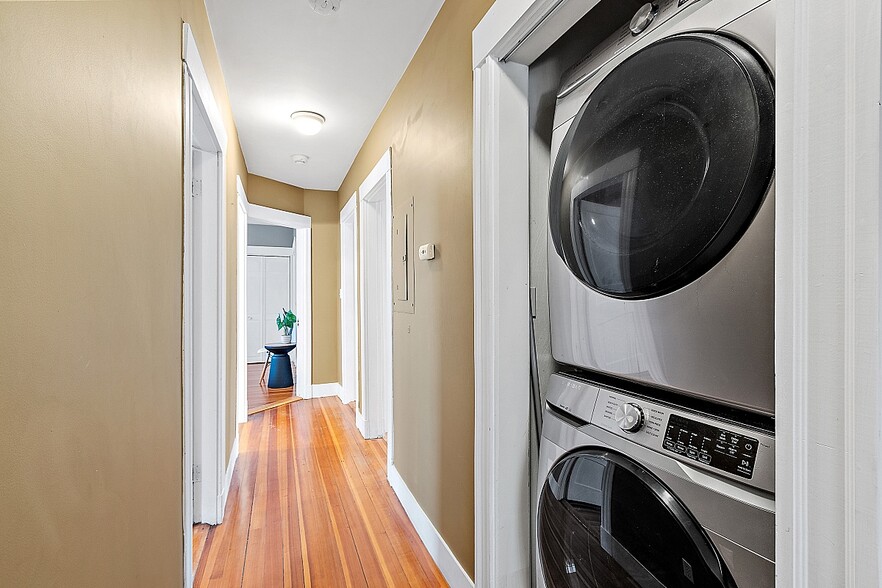 In Unit Laundry - 1900 Washington St