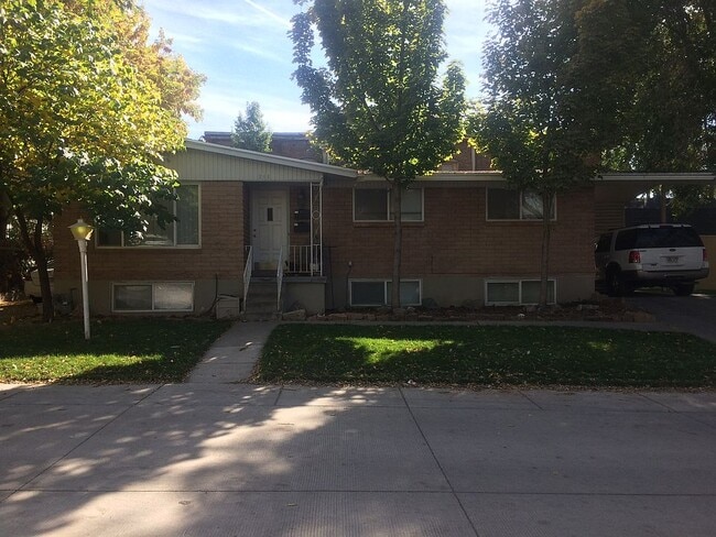 Building Photo - 245 W Ardmore Pl