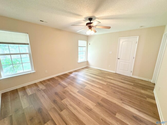 Building Photo - 104 NW Imogene Way