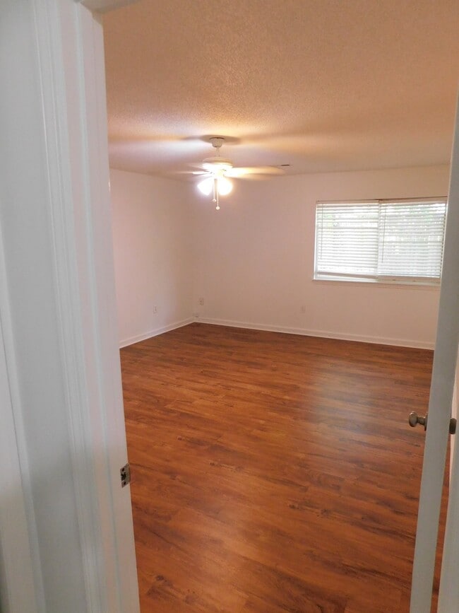 Building Photo - 3bd 2ba home in Mt. Pleasant