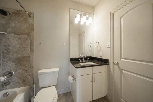Building Photo - 2745 Troutt Dr