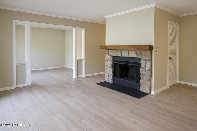 Building Photo - 505 Wellington Pl