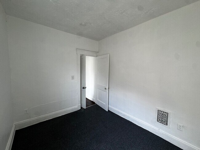 Building Photo - 880 Stevenson Rd