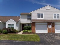 Building Photo - Great Fairborn Location 2 Bed 1.5 Bath Condo