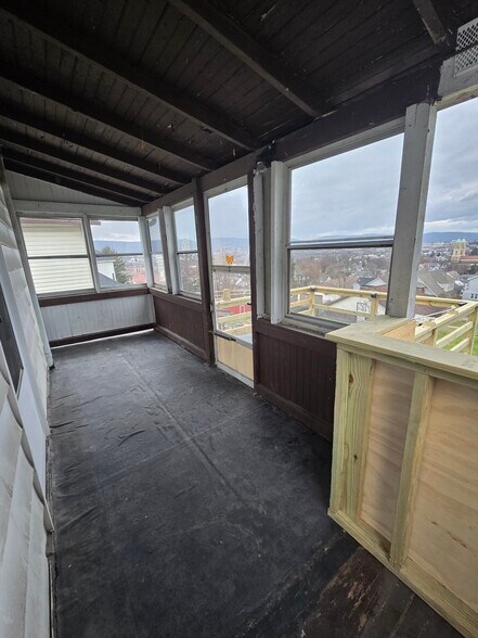 Building Photo - 625 Palm St