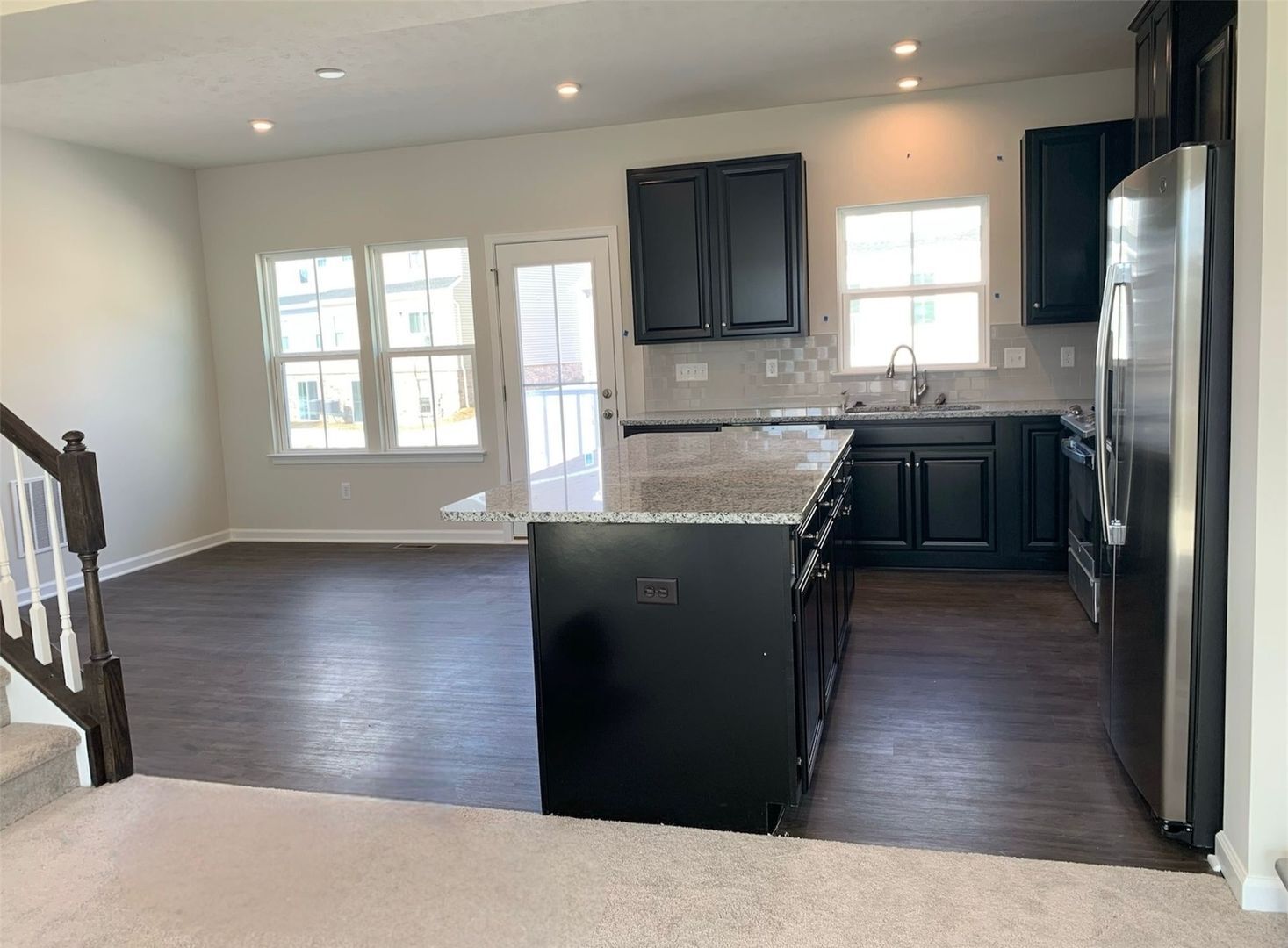 Building Photo - 325 Helenium Dr