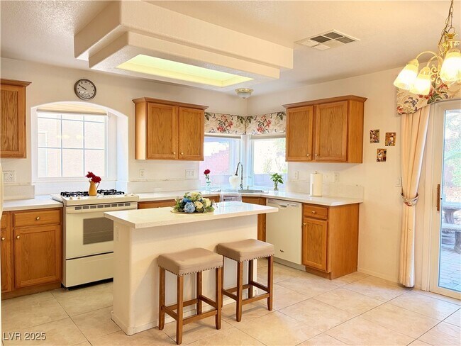 Building Photo - 7461 Mission Palm St