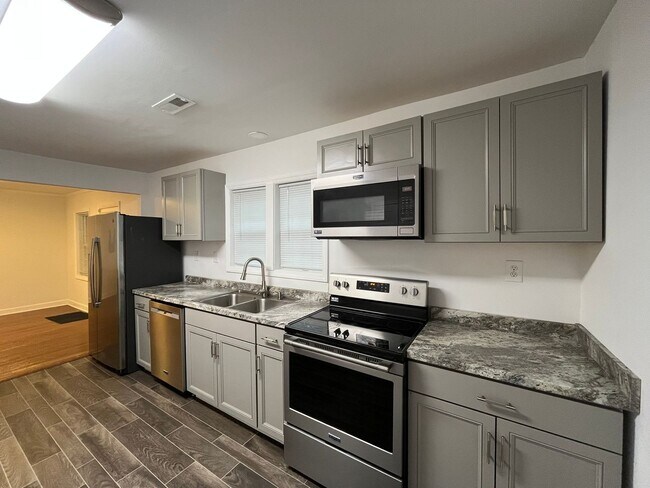 Building Photo - Newly Remodeled 3BD, 2BA Raleigh Home with Fenced Yard in Prime Location Near Downtown Raleigh, N...