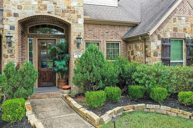 Building Photo - 13714 Oak Harbor Bend