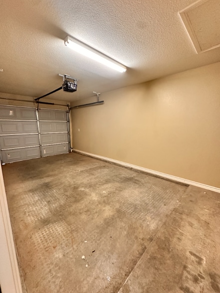 Building Photo - 5205 Graceland Dr