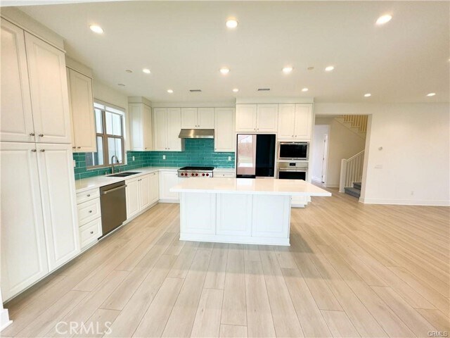 Building Photo - 148 Sabbia