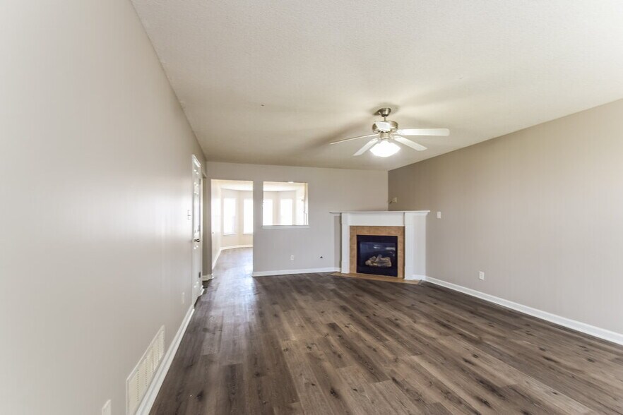 Building Photo - 9890 Vista Ridge Dr