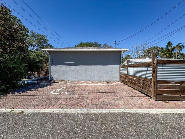 Building Photo - 5050 1st Ave N