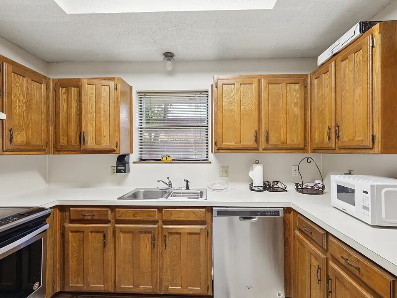 Building Photo - 2812 Springhaven Ct