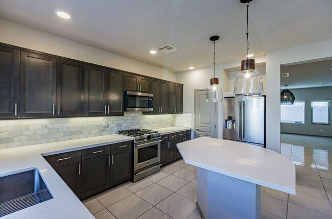 Building Photo - Rooftop Balcony