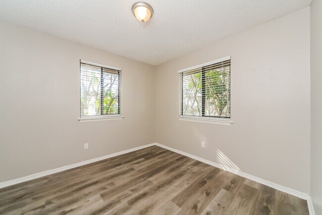 Building Photo - 1056 Saddleback Ridge Rd