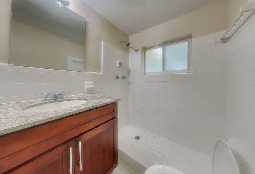 Building Photo - 2120 N 34th Ave