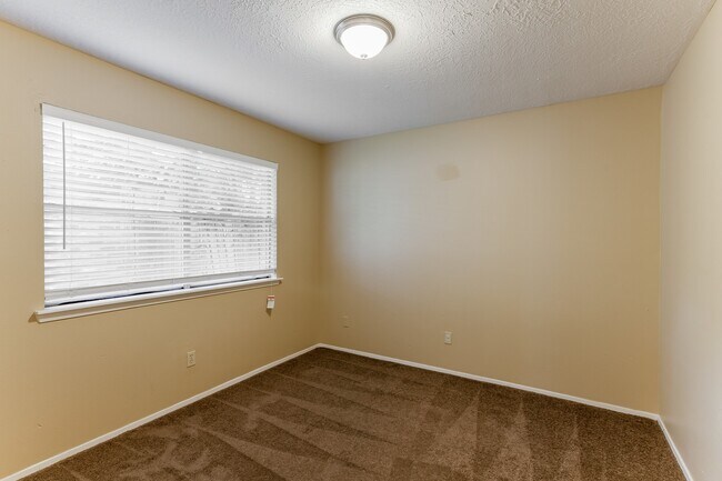 Building Photo - 9415 Charterlawn Cir