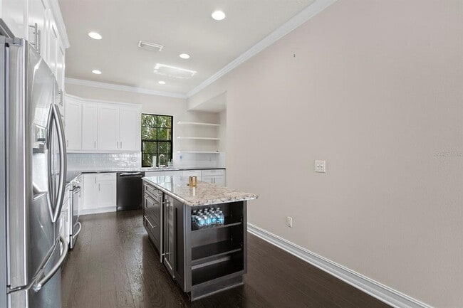 Building Photo - 224 S Audubon Ave
