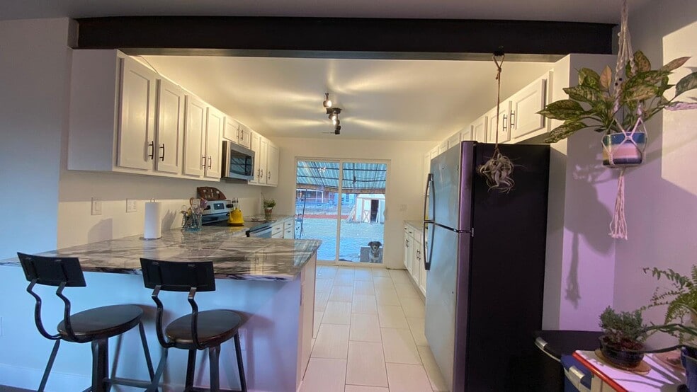 Building Photo - 12863 E Park Ln Dr