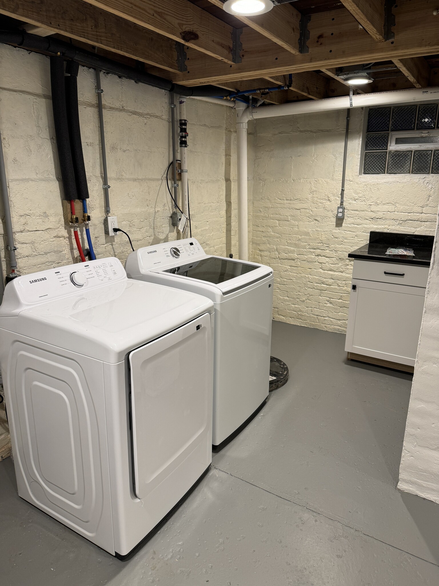 Building Photo - 1612 N Star Ave