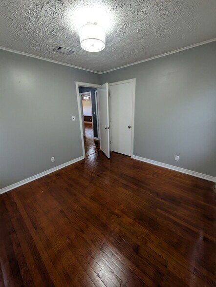 Bedroom 2 - 162 W Thomas Dr