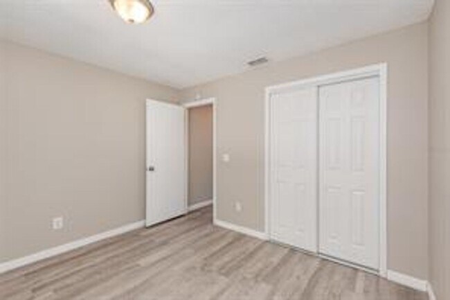 Building Photo - 3 Bedroom / 2 Bath Home Available Now in P...