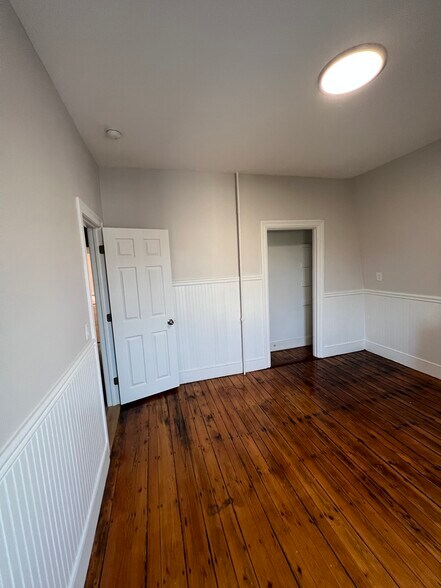 Building Photo - 108 Vinton St