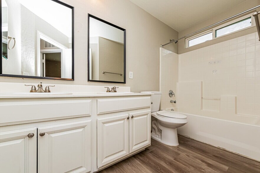 Building Photo - 6209 Govett Cres Ct