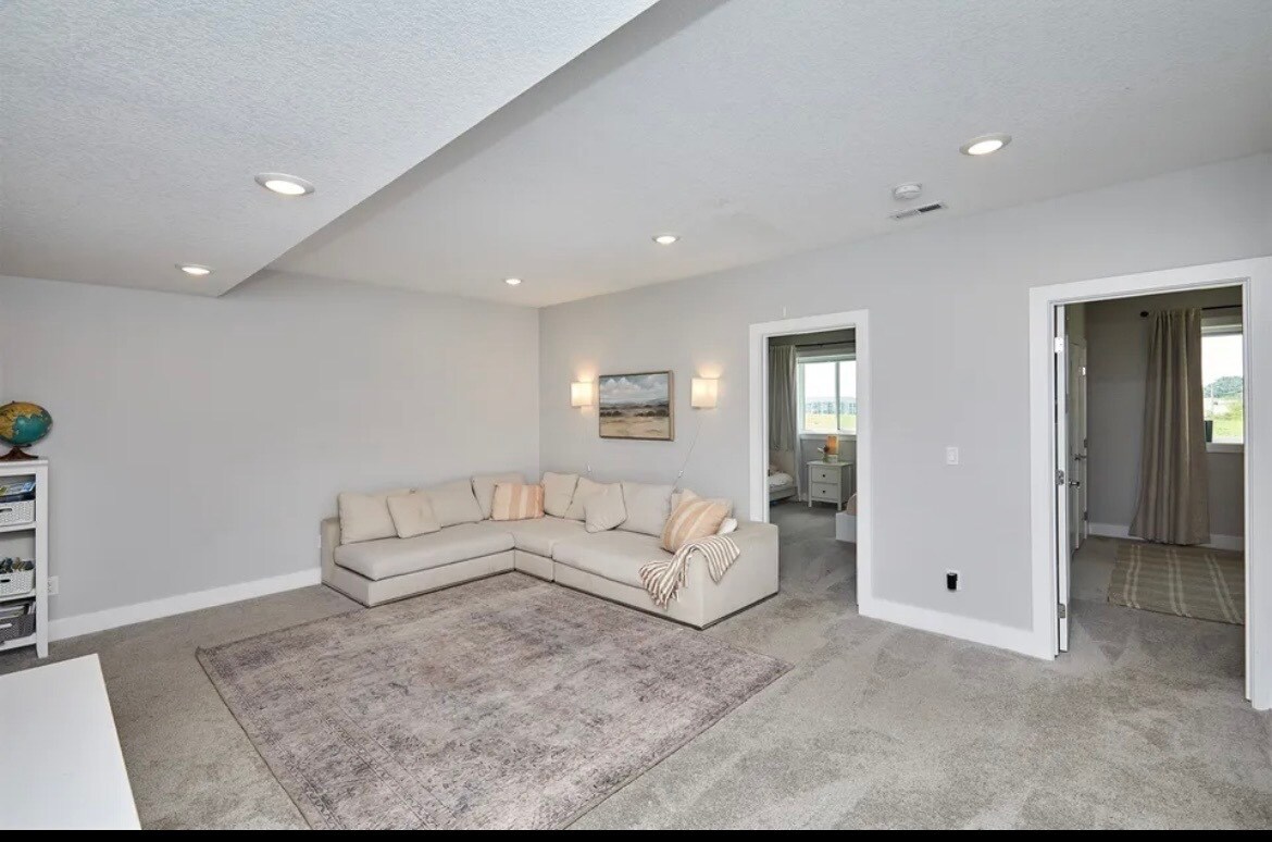 Building Photo - 2700 Yordi Dr