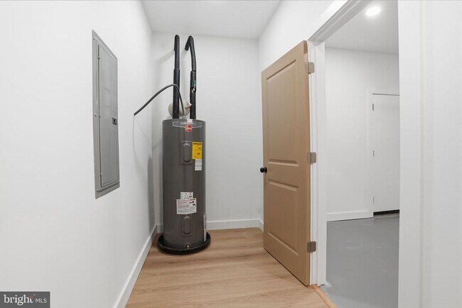 Building Photo - 20 Redbrook Ln