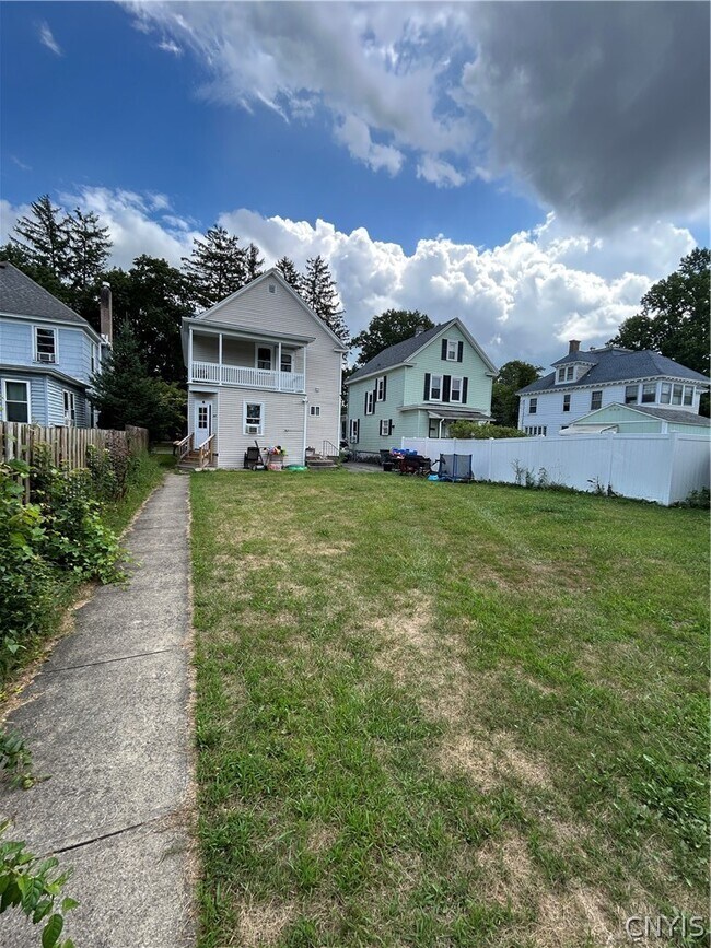 Building Photo - 307 Turin St