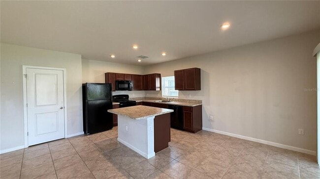 Building Photo - 1481 Haines Dr