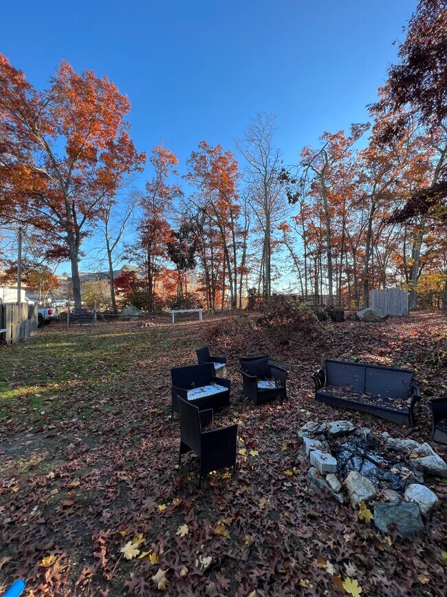 Building Photo - 75 Ridgewood Rd