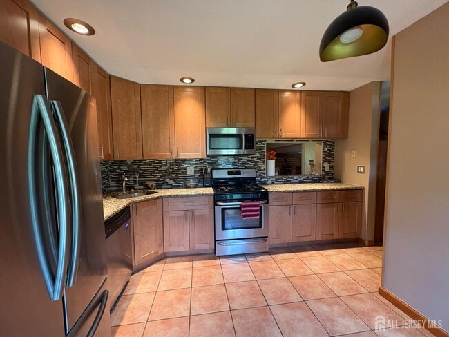 Building Photo - 286 Bromley Pl