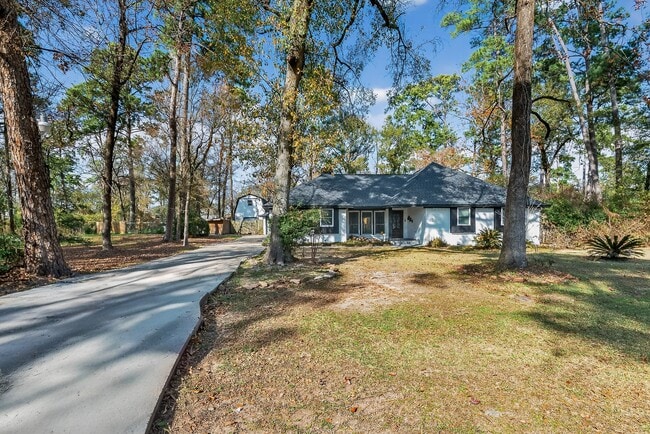 Building Photo - 127 Sagewood Dr