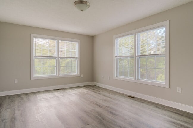 Building Photo - More units and move-in options available.