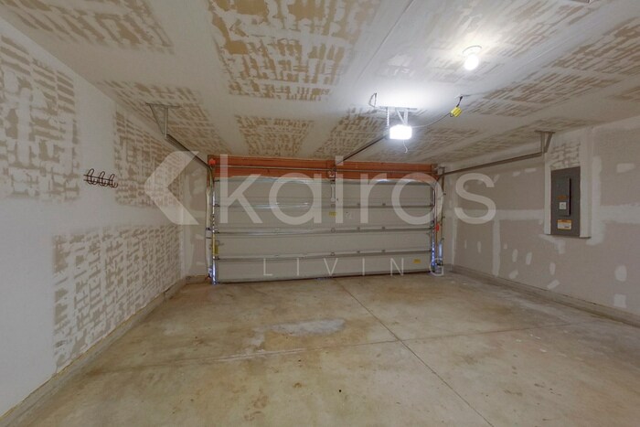 Building Photo - 315 NE 25th Terrace