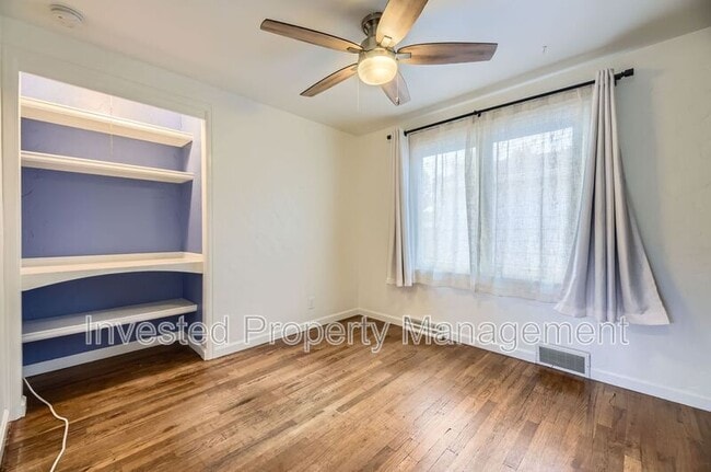 Building Photo - 8411 W 64th Pl