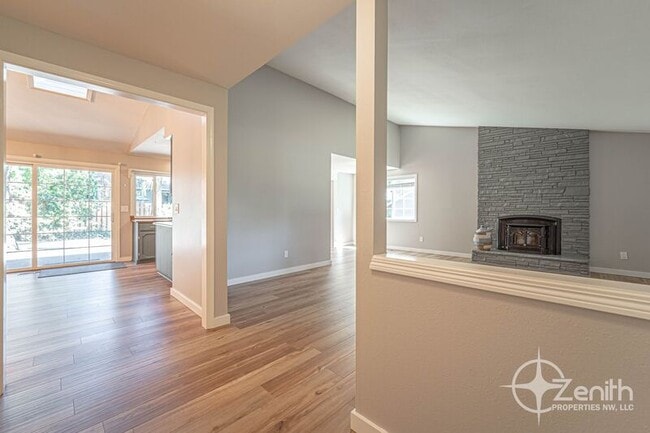 Building Photo - 1701 SE 123rd Ave