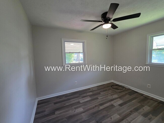 Building Photo - 5990 Peco Ln
