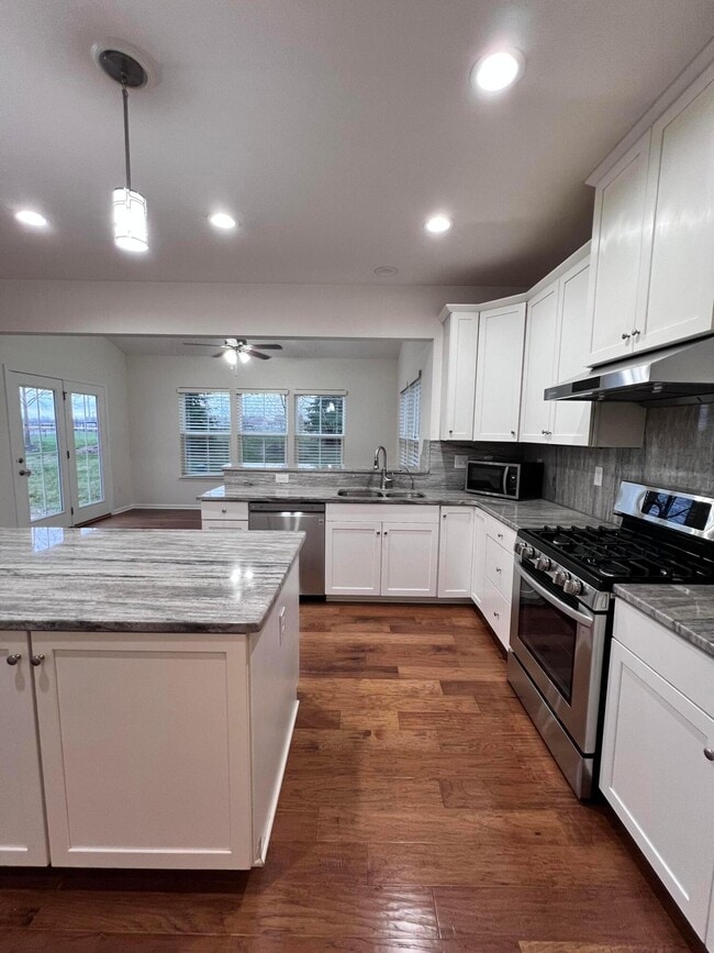 Building Photo - 7847 Aideen Ct