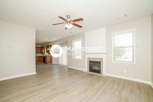 Building Photo - 4 Bedroom Pet-Friendly Home in Union City, GA with Main Street Renewal