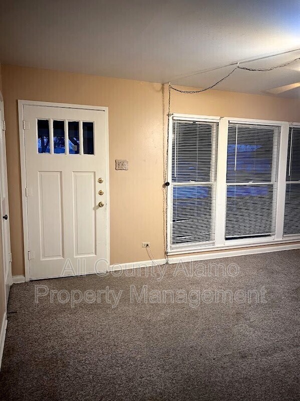 Building Photo - 301 Aero Ave