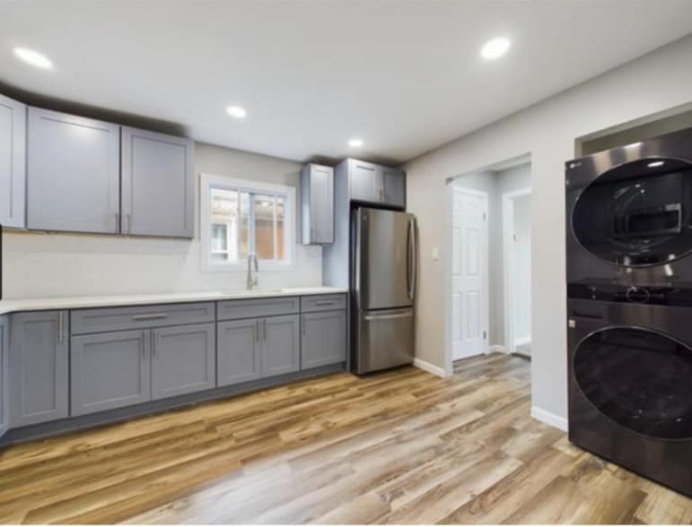 Building Photo - 47 Edgar St