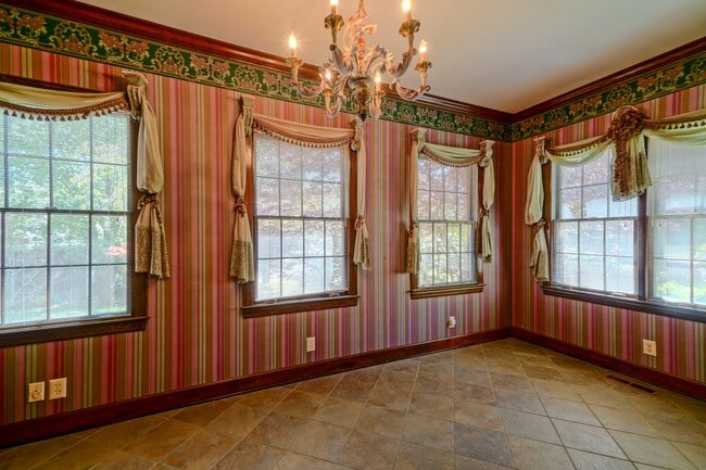 Building Photo - 107 Geers Ct