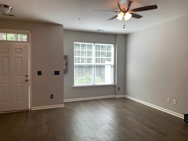 Building Photo - *Move-in Special* Spacious 3 Bed | 2.5 Bat...