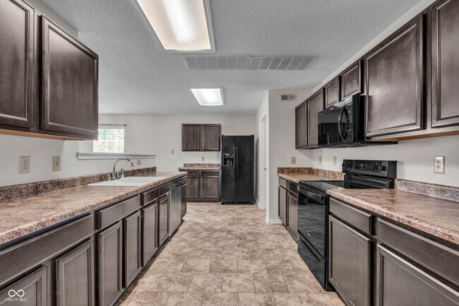 Building Photo - 10187 Hatherley Way